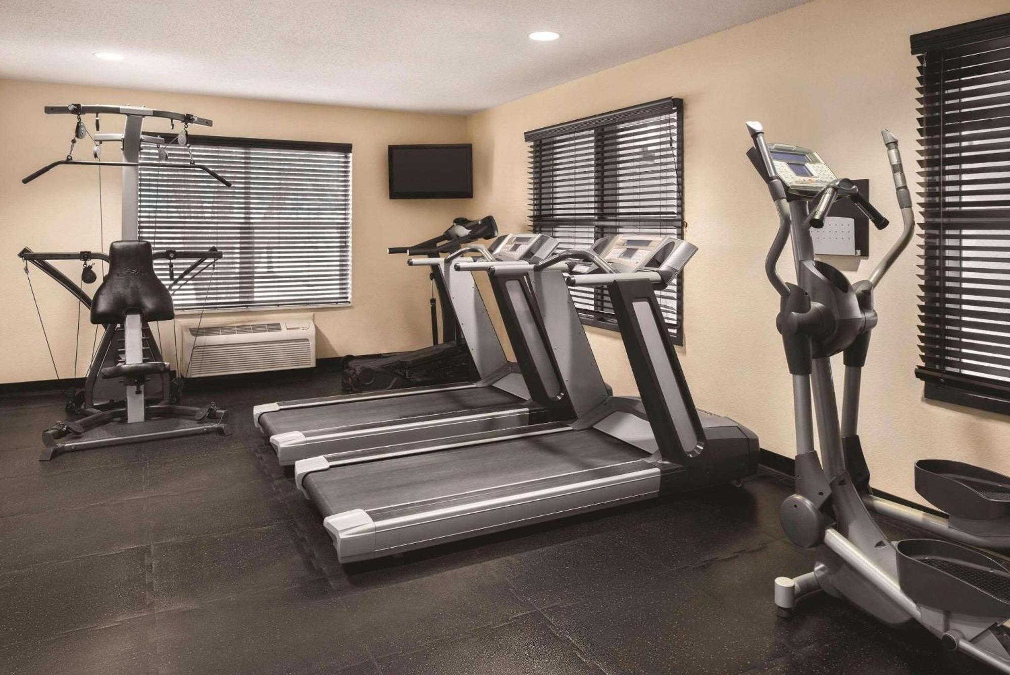 Hotel Country & By Radisson, Grove, Mn 3*