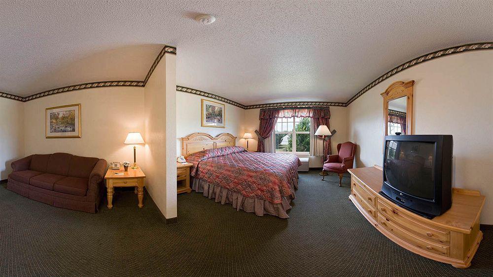 Country & By Radisson, Grove, Mn Hotel