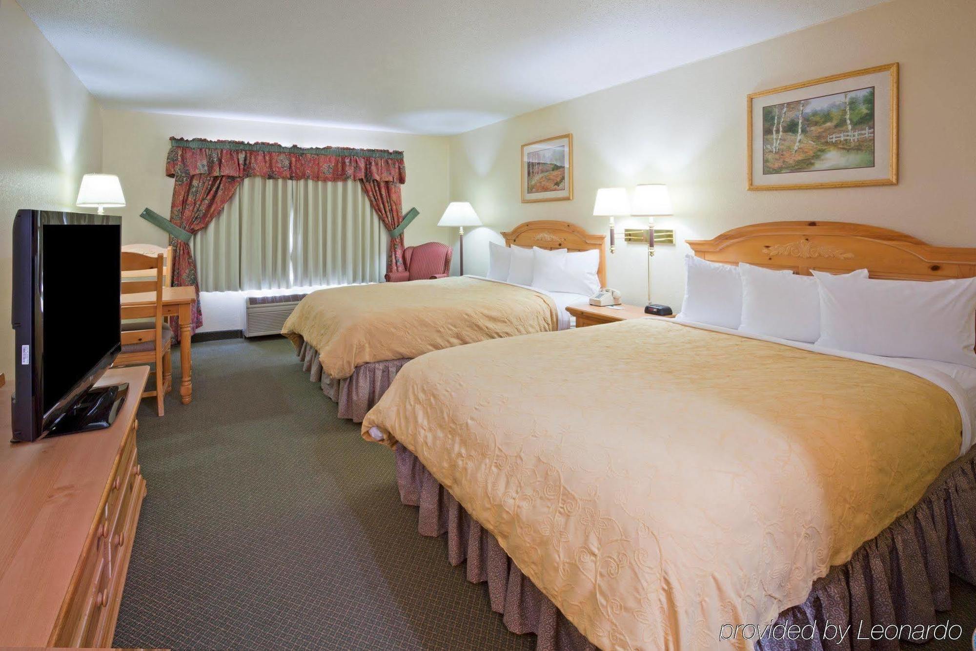 Country & By Radisson, Grove, Mn Hotel 3*