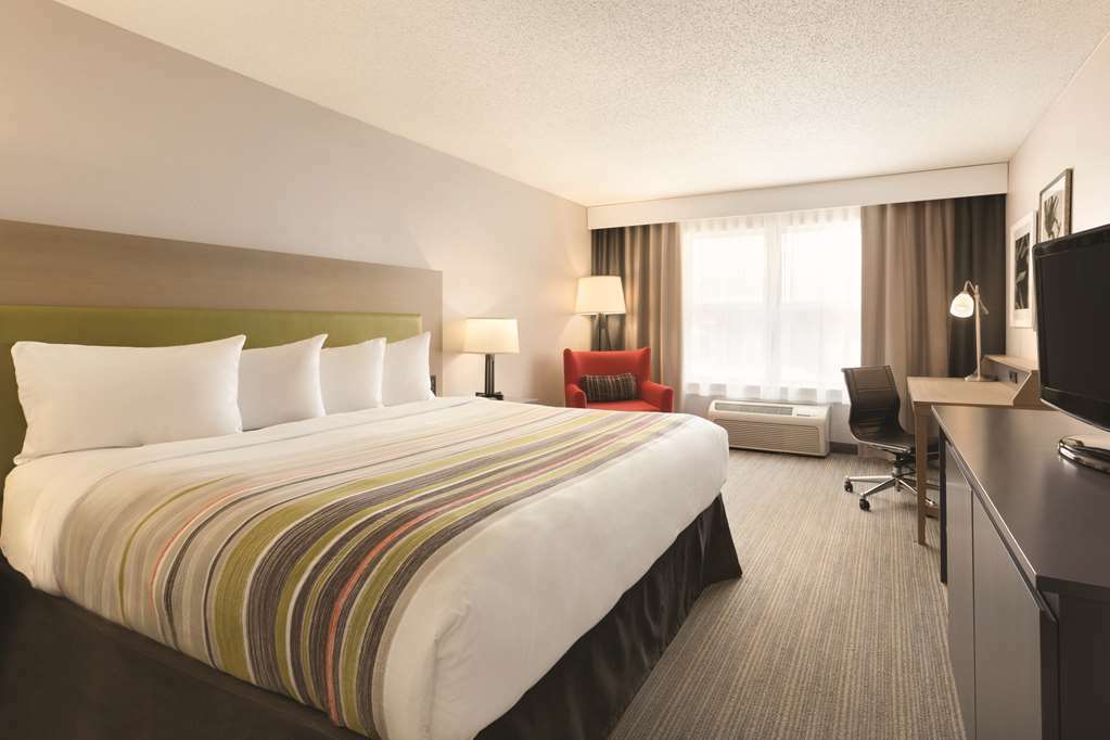 Hotel Country & By Radisson, Grove, Mn